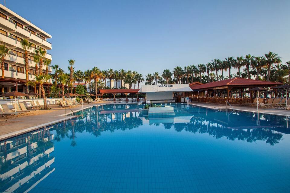 Cavo Maris Beach Hotel 4