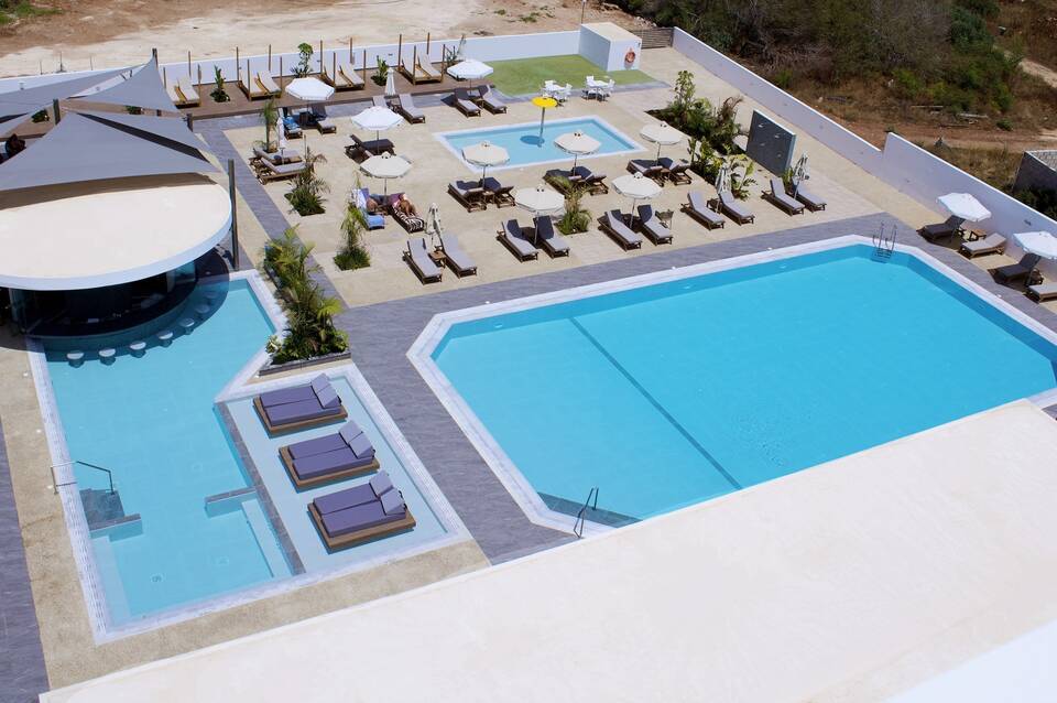 Kapetanios Bay Hotel 2