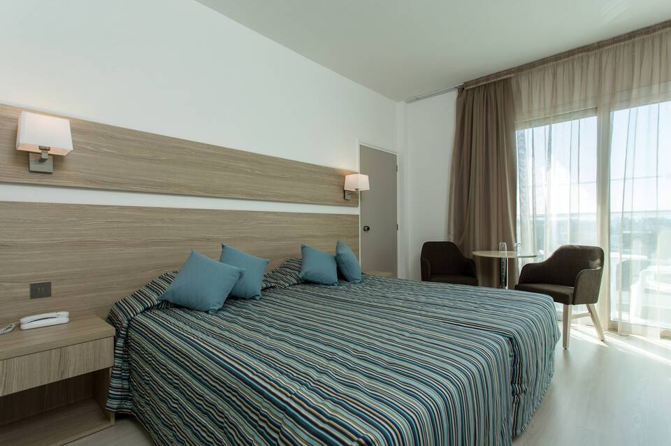 Kapetanios Bay Hotel 5