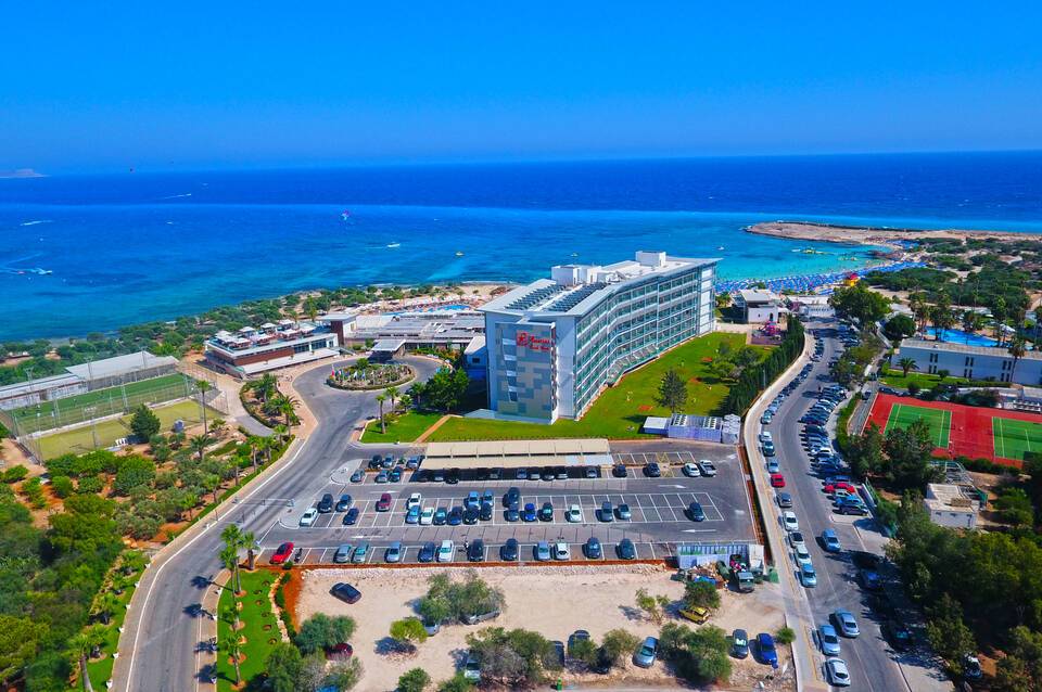 Asterias Beach Hotel 4