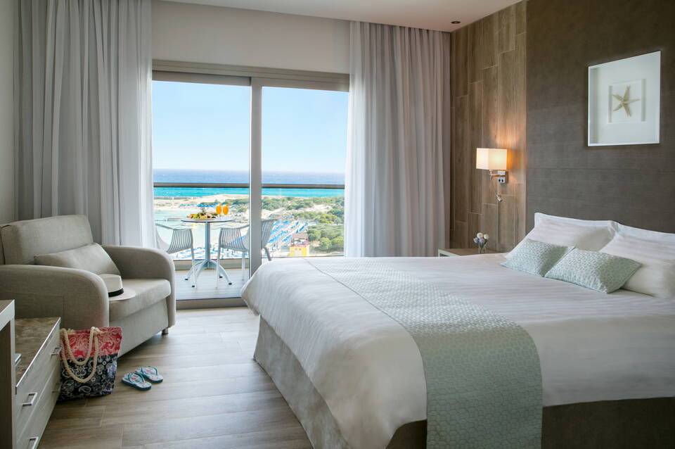 Asterias Beach Hotel 5