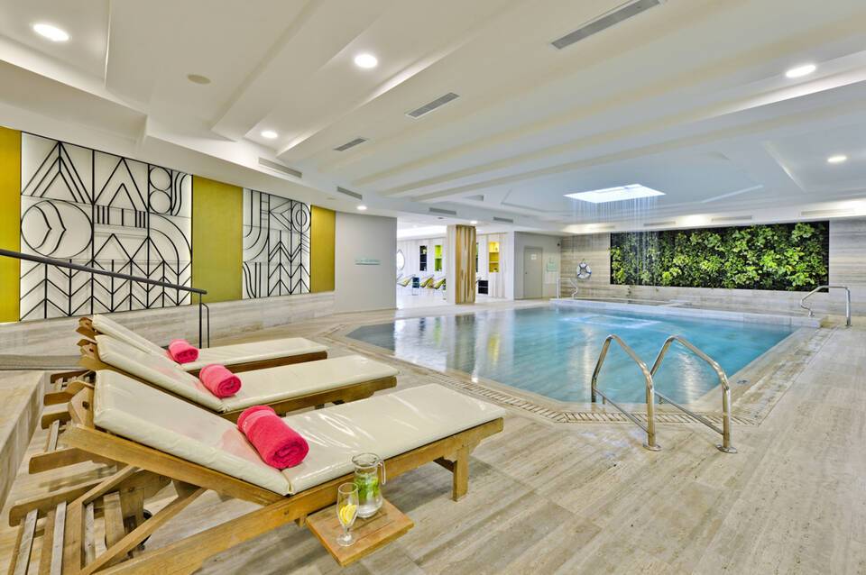 Napa Mermaid Hotel & Suites 3