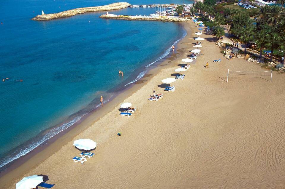 Coral Beach Hotel & Resort 4
