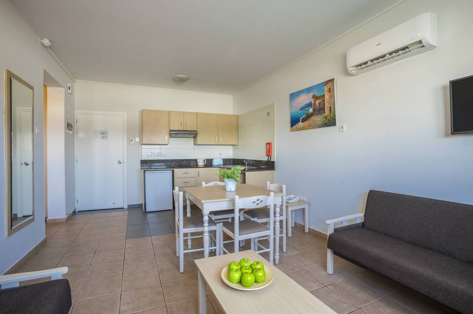 Christabelle Hotel Apartments 4