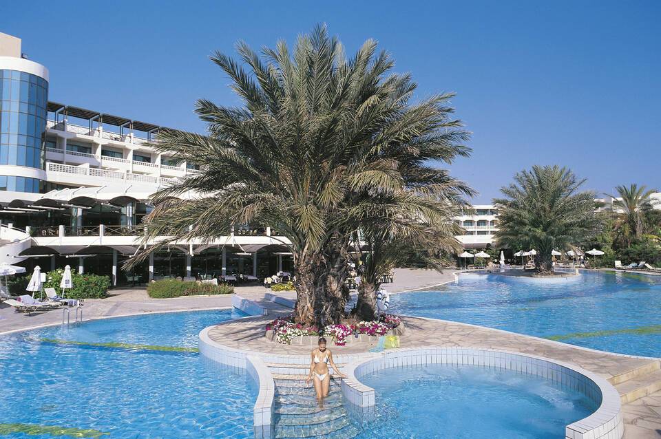 Constantinou Bros Athena Beach Hotel 2