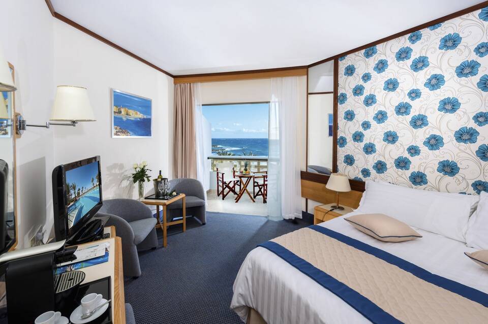 Constantinou Bros Athena Royal Beach Hotel 5