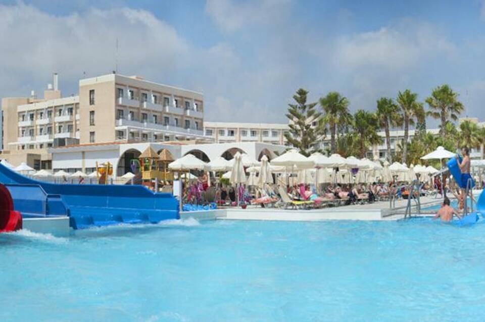 Louis Phaethon Beach 1