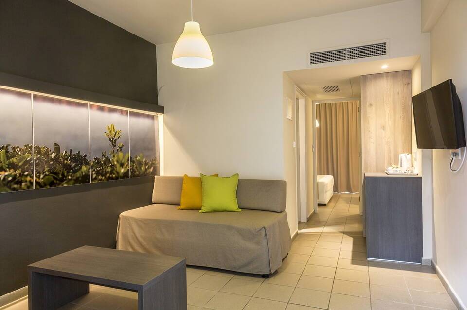 Mayfair Gardens 2