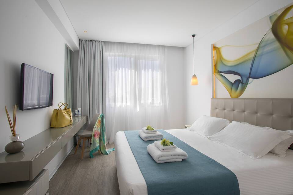 Anemi Hotel & Suites Paphos 1