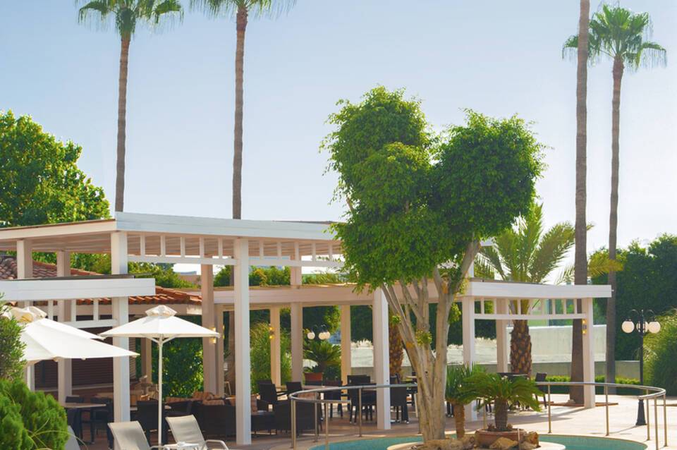 Ajax Hotel 4