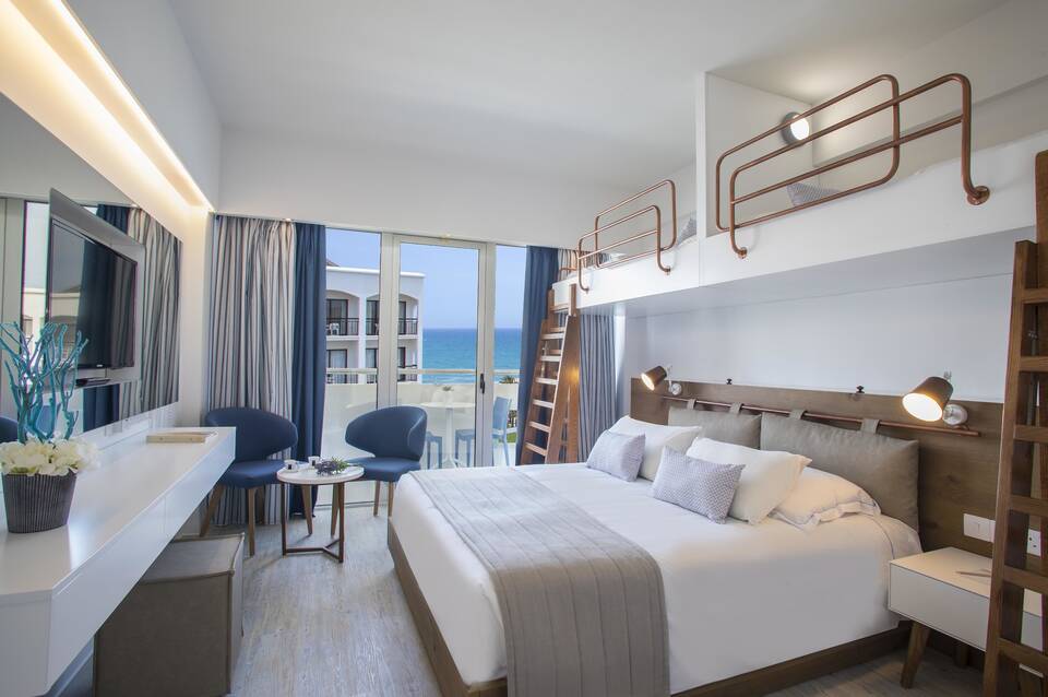 Lordos Beach Hotel & Spa 5