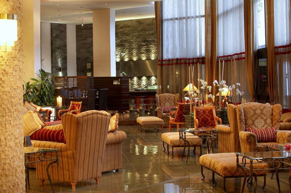 The GrandResort Limassol by Leonardo Hotels 4