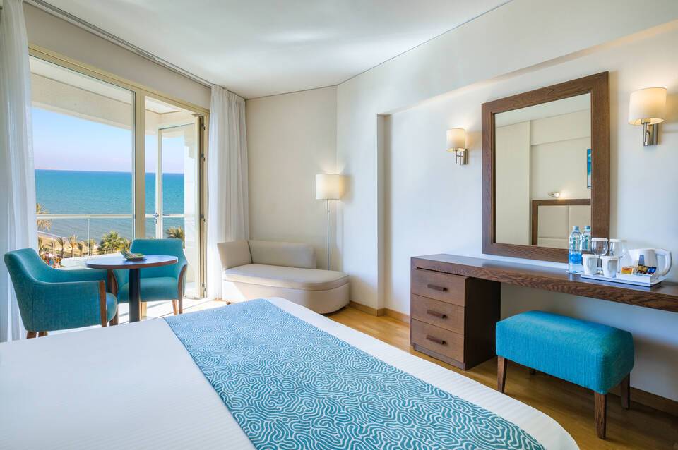 The Golden Bay Beach Hotel 4