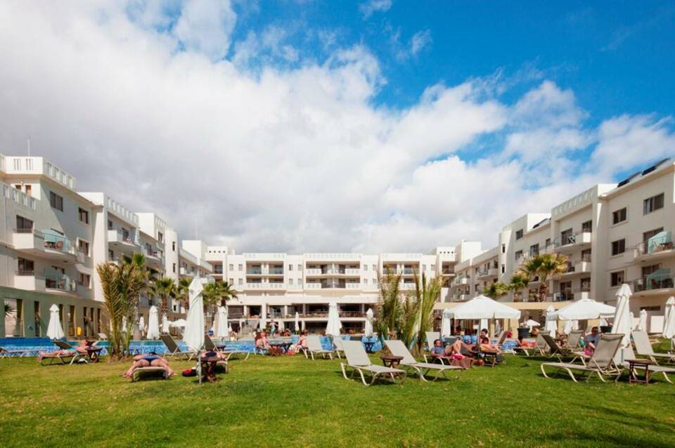 Capital Coast Resort & Spa 3