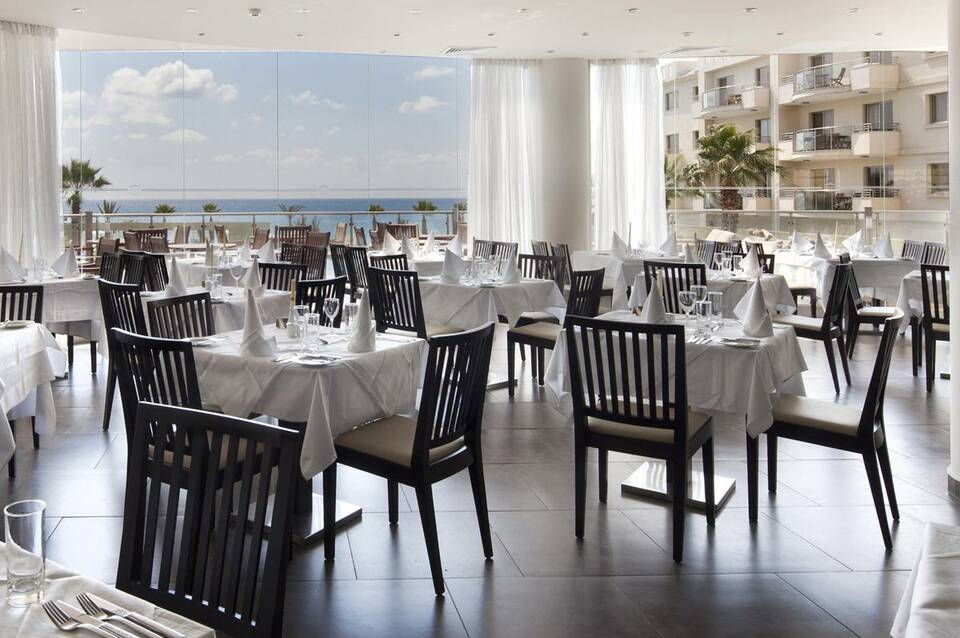 Capital Coast Resort & Spa 5