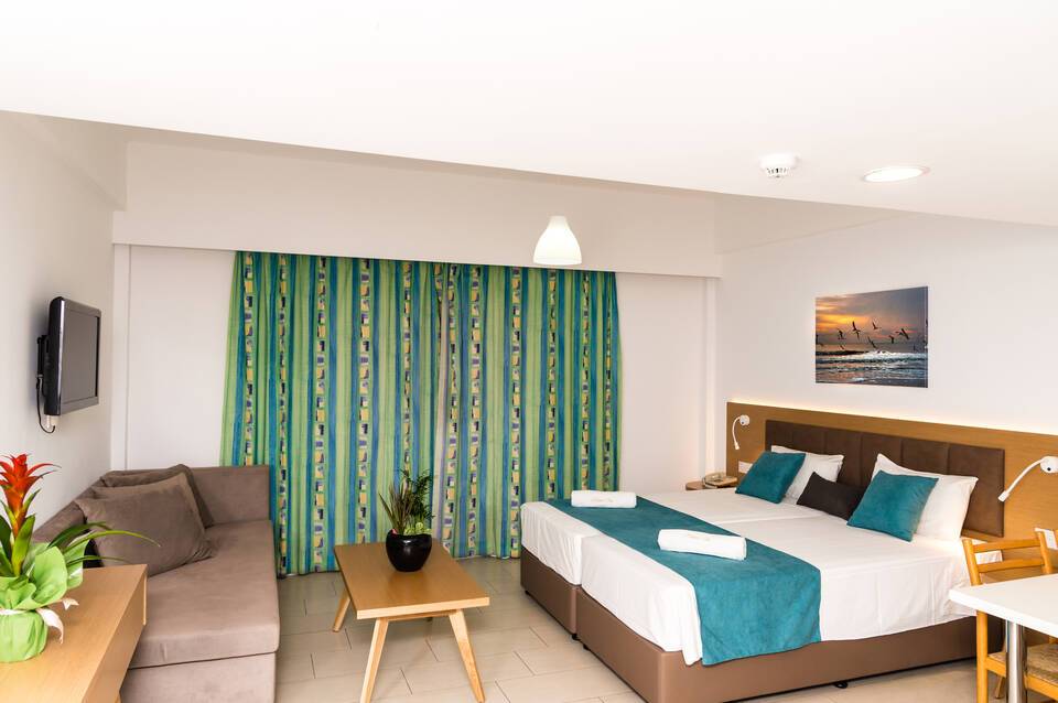 Helios Bay Hotel and Suites 2