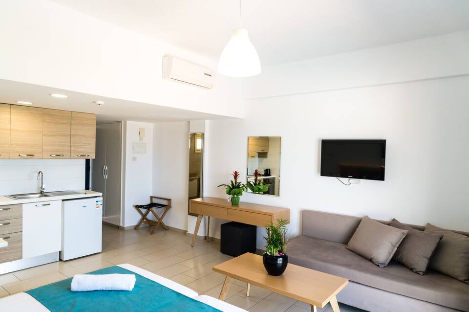 Helios Bay Hotel and Suites 3