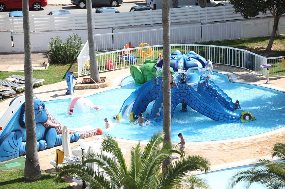 The Dome Beach Hotel & Resort 2