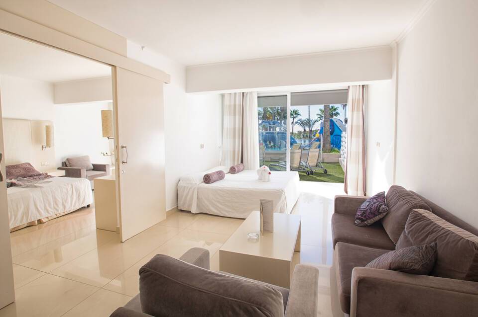 The Dome Beach Hotel & Resort 4