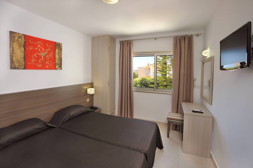 Petrosana Hotel Apts 3