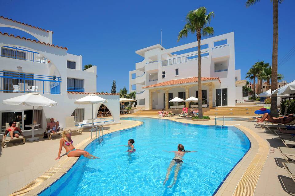 Petrosana Hotel Apts 4
