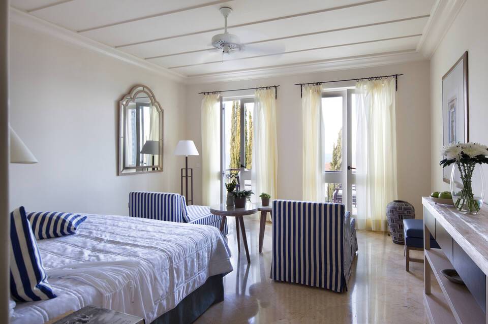 Anassa 1