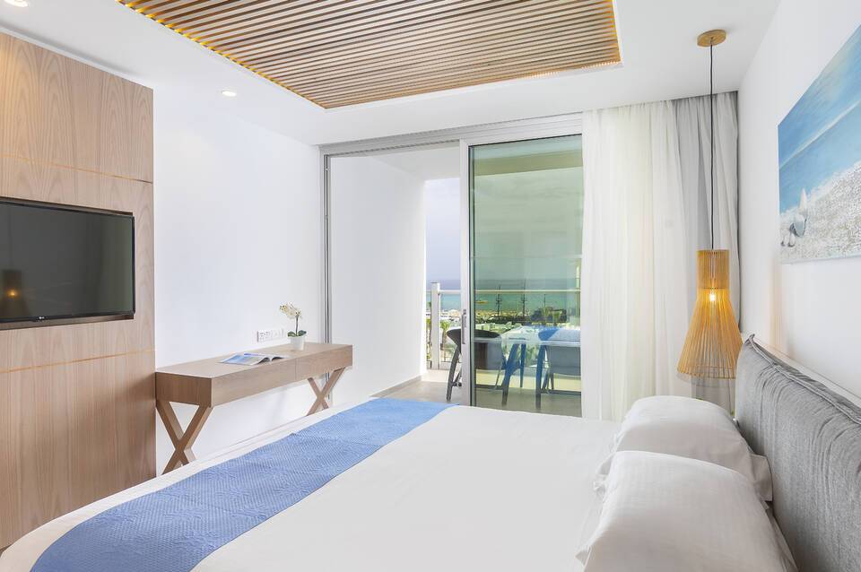 Limanaki Beach Hotel 3