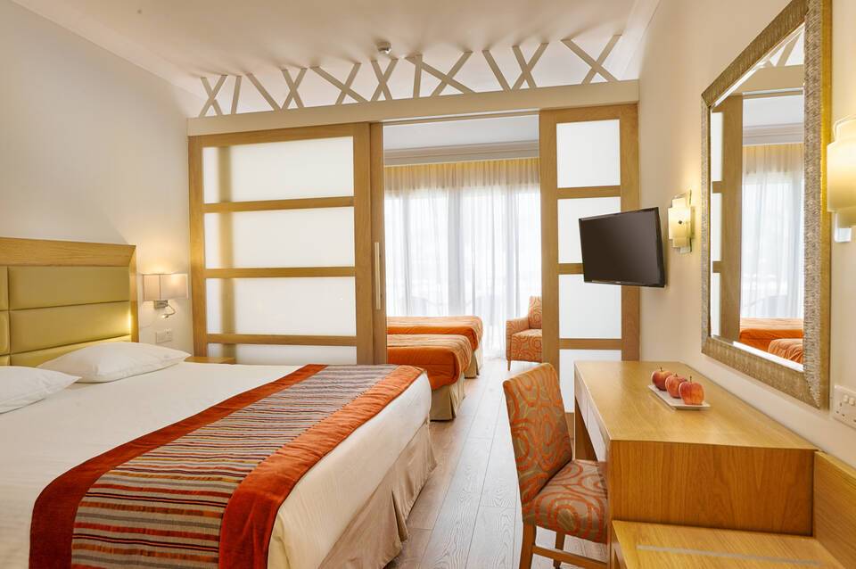 Olympic Lagoon Resort Ayia Napa 4