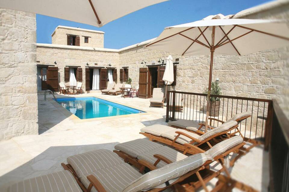 Leonidas Village Houses 2