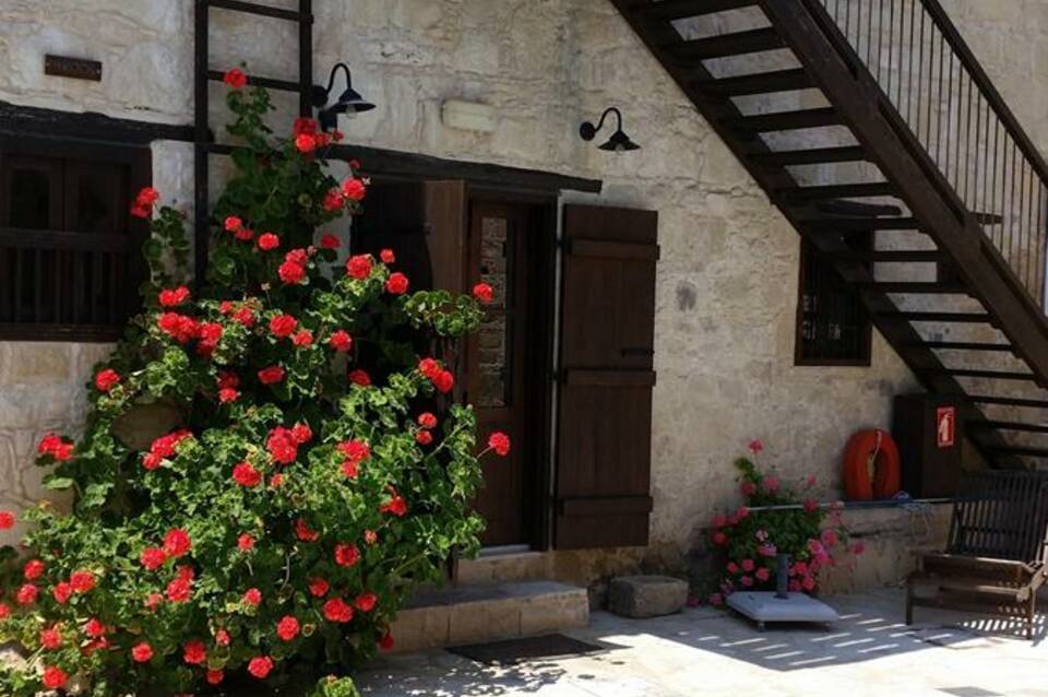 Leonidas Village Houses 5