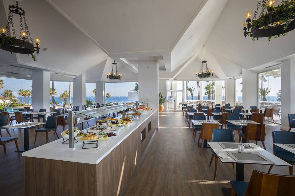 Leonardo Plaza Cypria Maris Beach Hotel & Spa 1