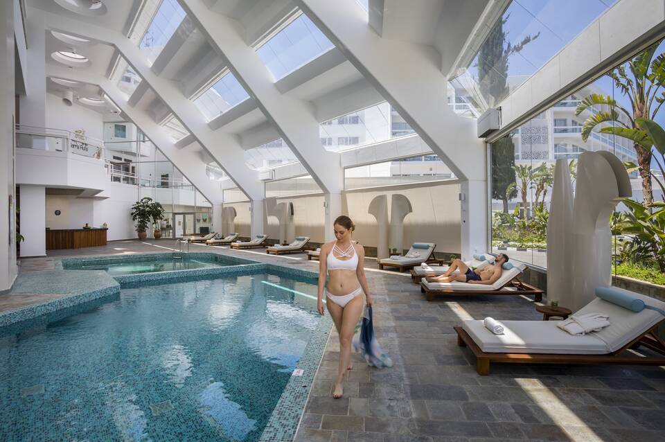 Leonardo Plaza Cypria Maris Beach Hotel & Spa 4