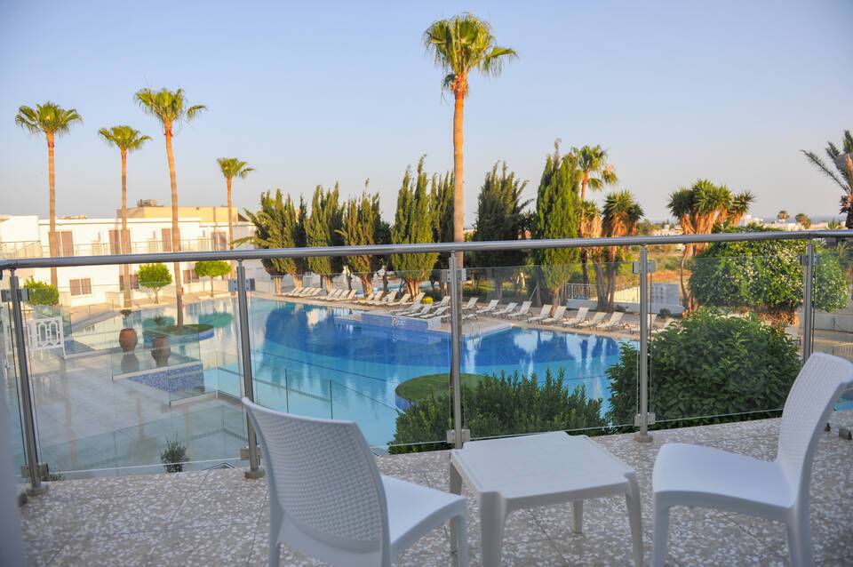 Fedrania Hotel 3
