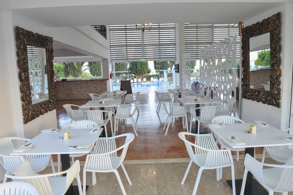 Fedrania Hotel 4