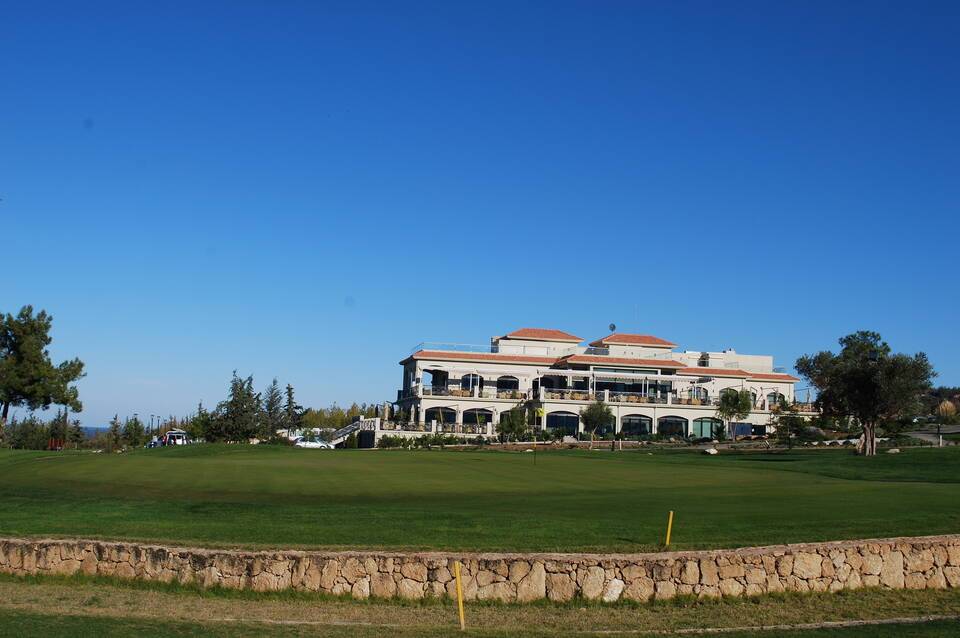 Korineum Golf & Beach Resort  2