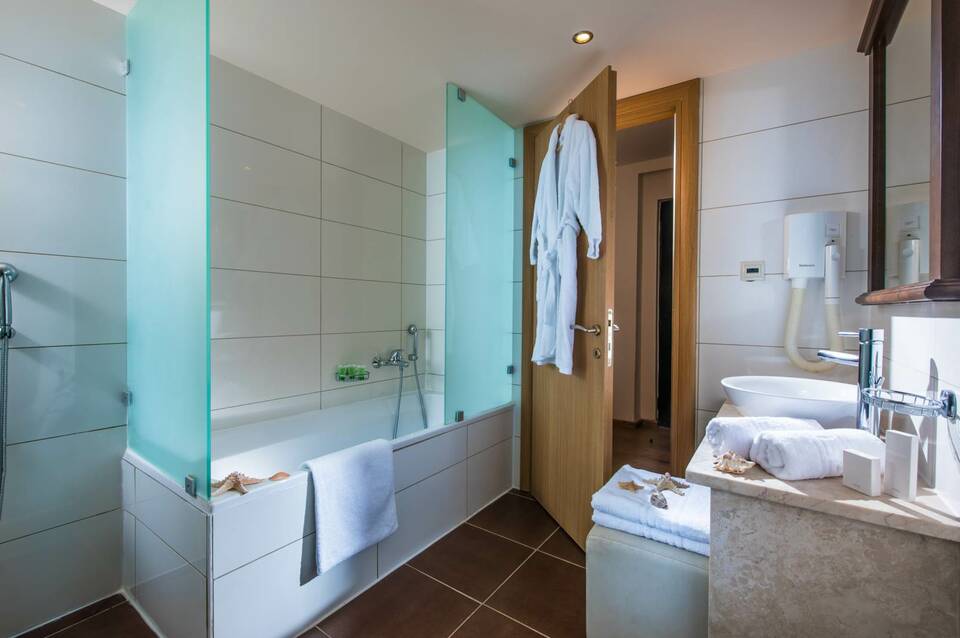 Mila Sissi Bay Hotel 3