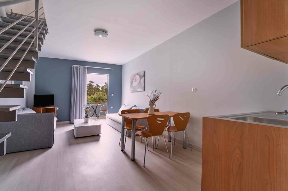 Sunrise Village Hotel 3
