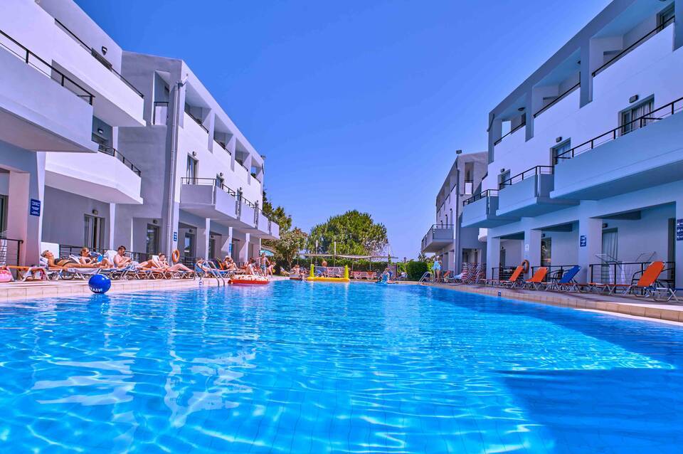 Sunrise Village Hotel 4