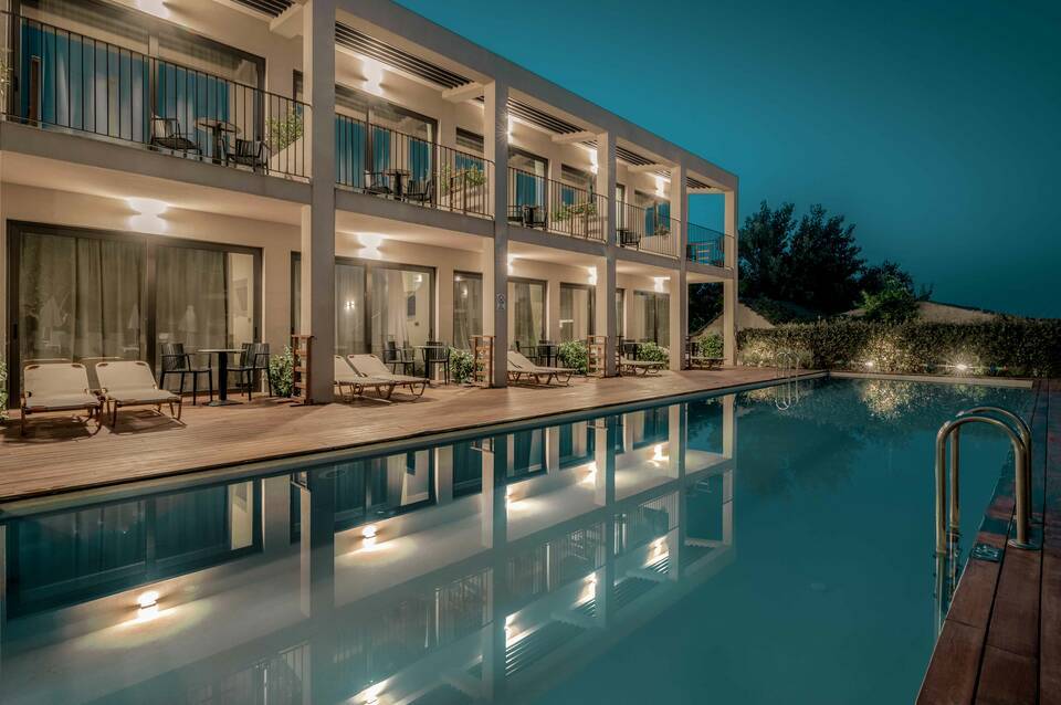 New Beach Hotel 1