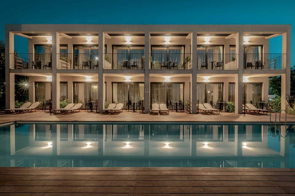 New Beach Hotel 3