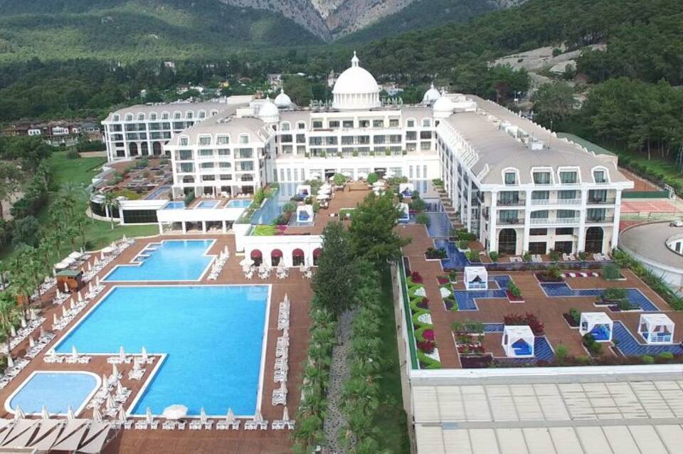 Juju Premier Palace 1