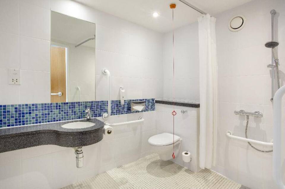 Holiday Inn Express Edinburgh City Centre 1