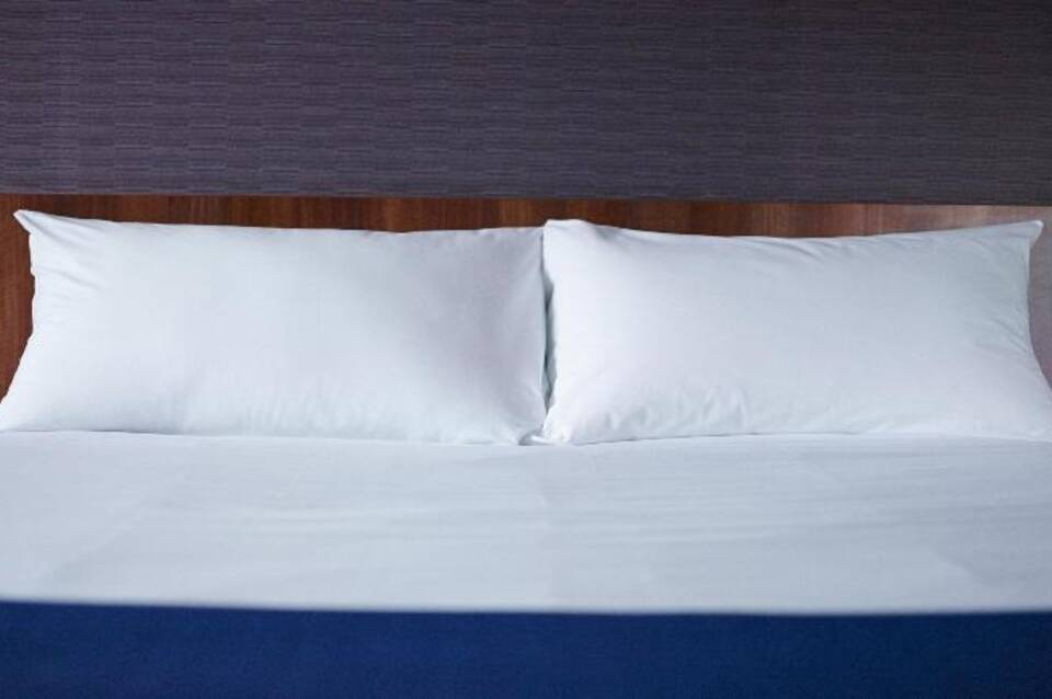 Holiday Inn Express Edinburgh City Centre 2