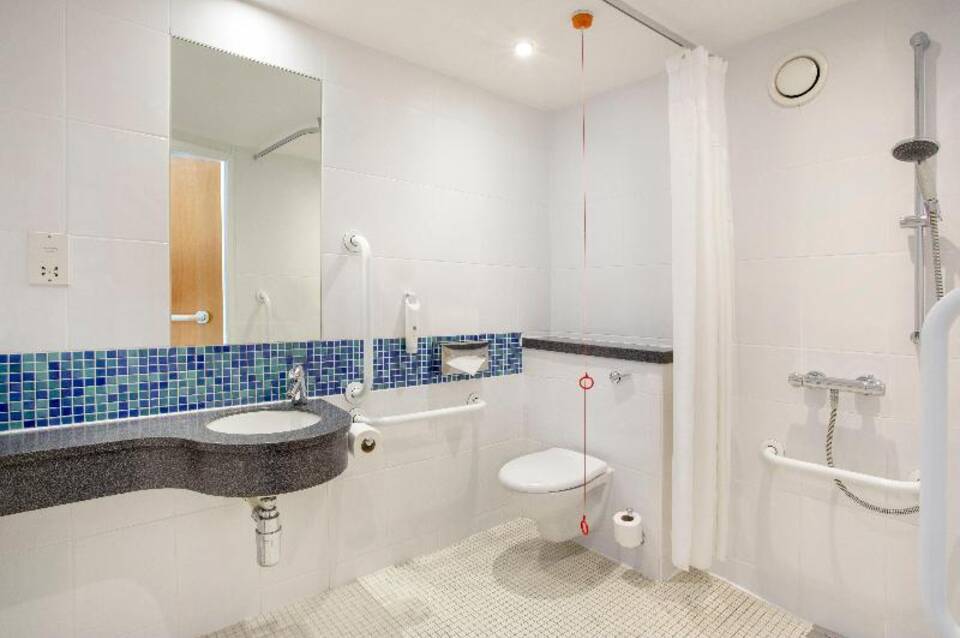 Holiday Inn Express Edinburgh City Centre 4