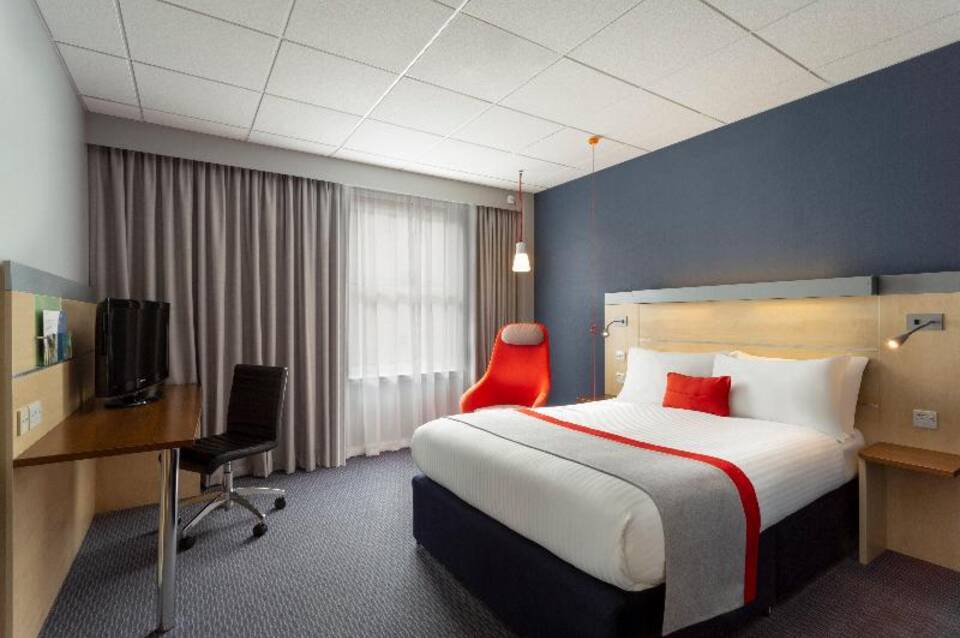 Holiday Inn Express Edinburgh City Centre 5