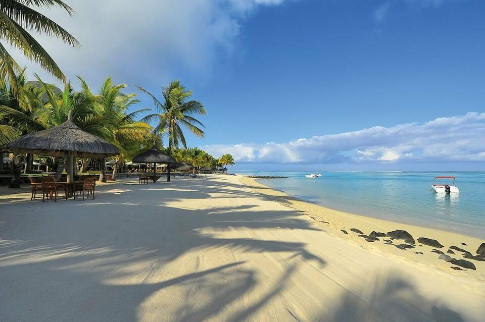 Paradis Beachcomber Golf Resort & Spa 1