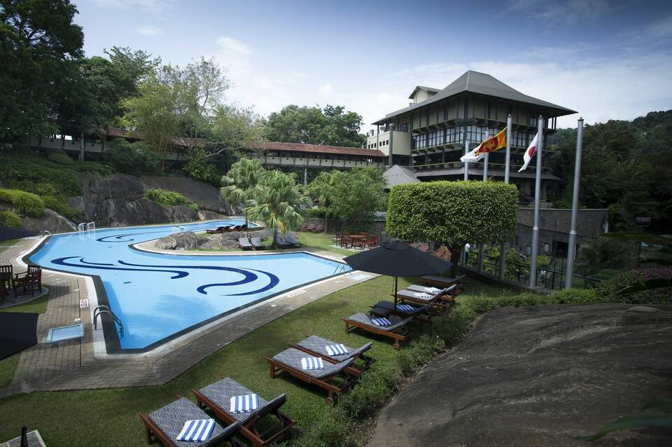 Earl's Regency 1