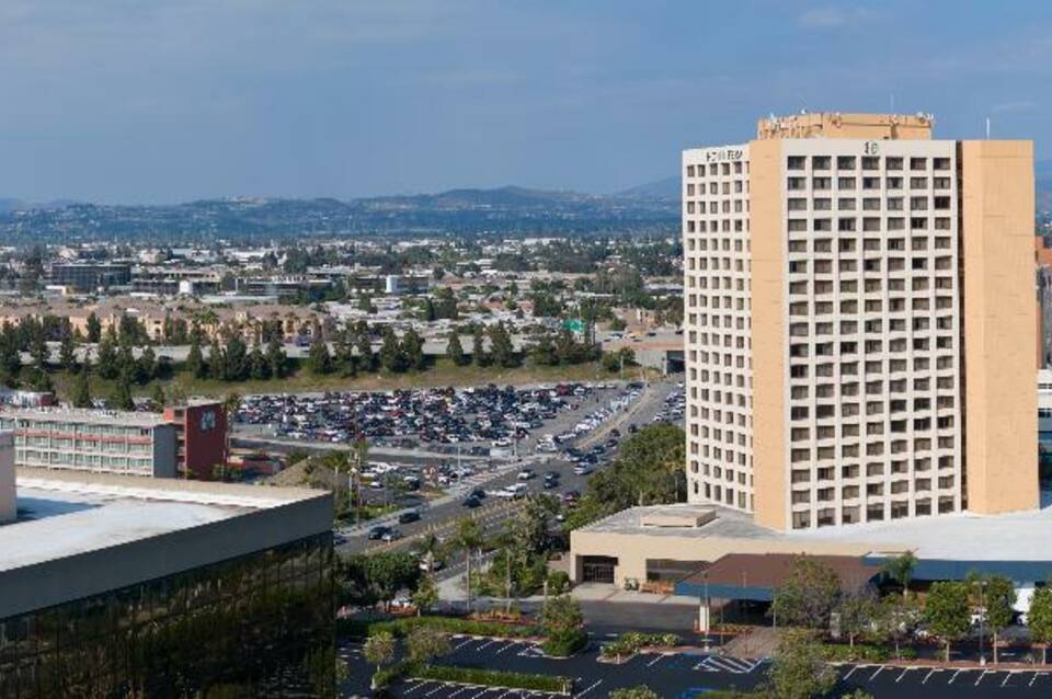 Hotel Fera Anaheim, a DoubleTree by Hilton 4