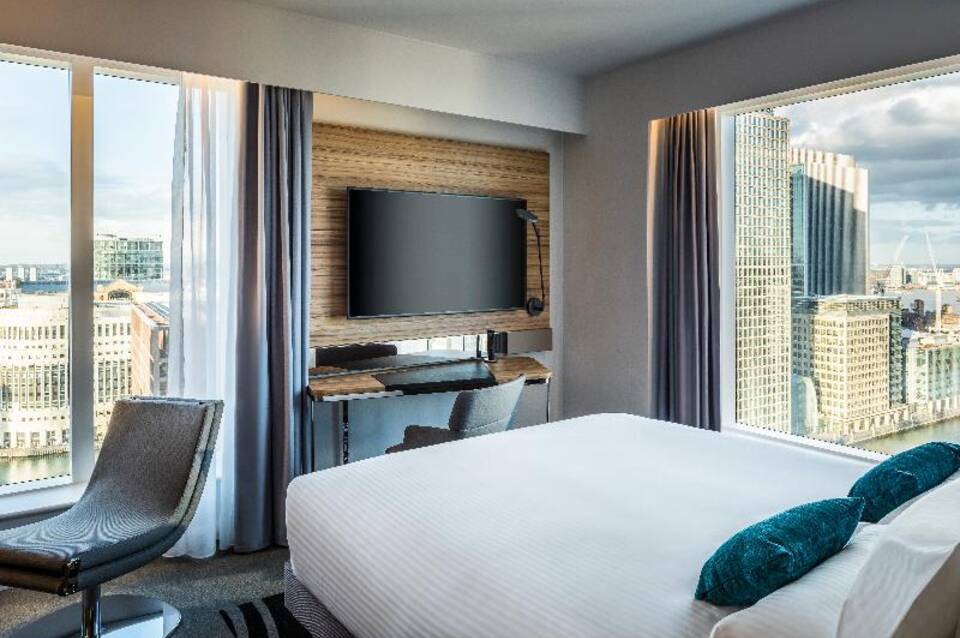 Novotel London Canary Wharf 5