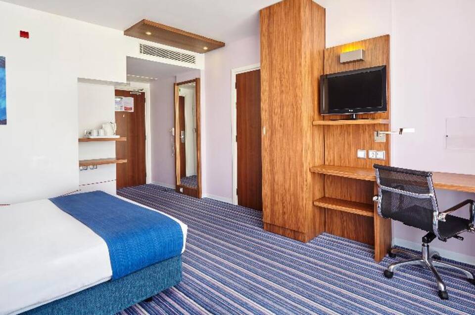 Holiday Inn Express Lisbon Airport 5